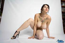 Busty Pale Thick Chubby Babe Jennique Adams with Thick Labia - TGP gallery  #165480