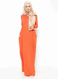 Perpaduan warna biru dongker, warna biru cocok dengan warna apa saja, warna berikut data lengkap tentang perpaduan warna yang cocok dengan warna peach. 10 Ide Padu Padan Warna Hijab Untuk Baju Oranye Yang Keren