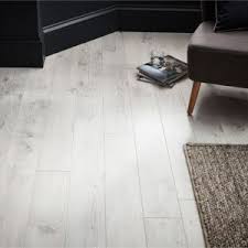 Goodhome Bilston Grey Oak Effect Laminate Flooring 2 48m Pack Laminate Flooring Flooring White Oak Laminate Flooring