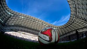 Suivez les transferts, les resultats ainsi que nos analyses des matchs de ligue, coupe et championnat ou encore nos chroniques exclusives 100% foot. Ligue 1 Le Calendrier De La Saison 2017 2018 Club Par Club