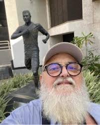 Vídeo: Rodrigo Bocardi ressurge dois meses após deixar a Globo