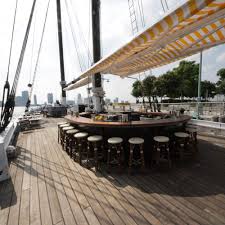 The Oyster Cocktail Boat Is Here Nyc Bars Nyc Restaurants Ny Restaurants