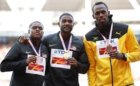Cerimonia di premiazione 100 m stile libero maschili. Mondiali Di Atletica Tutti In Piedi Per Bolt Alla Premiazione Fischi Per Gatlin Corriere It