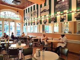 Broad near the courthouse at the beginning of 2018, joining a growing number of new businesses in the area. Cafe Du Monde New Orleans 800 Decatur St French Quarter Restaurant Bewertungen Telefonnummer Tripadvisor