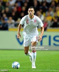 Kulübümüz, i̇ngiliz oyuncu steven caulker ile anlaşmaya varmıştır. Pin On Steven Caulker