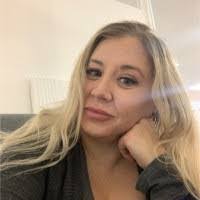 Holly Hoff's Instagram, Twitter & Facebook