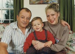 Son of denise welch and tim healy. The 1975 Frontman Matthew Healy Opens Up About Heroin Addiction And Rehab Manchester Evening News