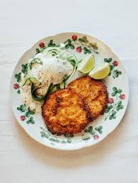 Ofengebackene Kohlrabi Schnitzel Mit Rahmgurken Cooking For Elephants Rezept Sellerieschnitzel Kohlrabischnitzel Rezepte Mit Kohlrabi