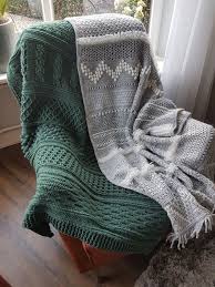 Droomdeken 2 0 En 3 0 Van Wolplein Haken Dekens Breien Breien Het gebruik van 2 kleuren en de afwisseling van strakke designs met vrolijke details zoals franjes en bolletjes zorgen niet alleen voor een prachtig deken maar ook voor deken die. droomdeken 2 0 en 3 0 van wolplein