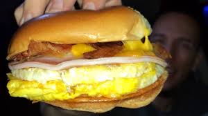 Jack in the box stops serving its breakfast menu between 10:30 a.m to 11 a.m. When Does Jack In The Box Stop Serving Breakfast