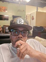 Cool dude! Or big twit!! ❤️🐶