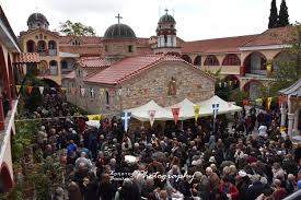 Πλήθος πιστών στην πανήγυρη του οσίου δαυίδ στις ροβιές. Lampros Eortasmos Agioy Iakwboy Tsalikh Sth Monh Osioy Dabid Proseuxi Gr
