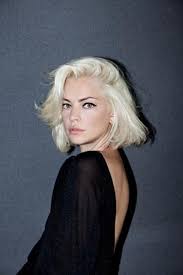 Bleached blonde is the latest hair colour taking the celeb world by storm with kim kardashian and michelle williams all working ice white hair. Check Out This Platinum Blonde Bob And Cool Graphic Eyeliner Short Hair Styles Hair Styles Hair Lift
