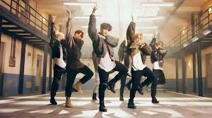 Bts S Mic Drop Remix Breaks Their Record As K Pop Group Track With Most Weeks On Billboard S Hot 100 Soompi Mic Drop Bts Steve Aoki