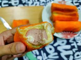 Resepi roti sosej kukus atau goreng memang menjadi kegemaran kami anak beranak.mudah dan sangat sedap dicicah bersama sos sili atau mayonis.tapi #1: Resepi Roti Sosej Gulung Yang Senang