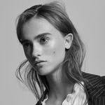 Email Address of @emy.rhr Instagram Influencer Profile