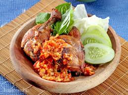 Ayam geprek menjadi primadona di kalangan anak muda karena cita rasanya yang pedas. Jangan Cuma Bisa Makan Ayam Geprek Ayam Penyet Dan Ayam Gepuk Punya Beda Yang Cukup Jauh Lo Semua Halaman Grid Fame