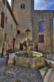 Pernes Les Fontaines Les Fontaines Provence Et Fontaine Bassin