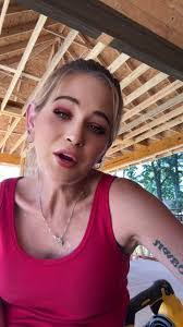 Michelle Stowell's Instagram, Twitter & Facebook