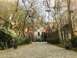 Galatasaray lisesi 1481 yılında ii.bayezid tarafından kuruldu. Galatasaray Lisesi Zingat