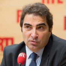 Emmanuel Macron, c'est du grand-guignol", attaque Christian Jacob