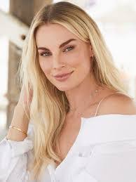 Jenna Reeves's Instagram, Twitter & Facebook