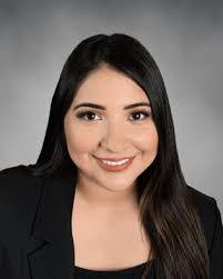 Edna Saravia's Instagram, Twitter & Facebook