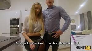 HUNT4K. Rubia con medias y camisa lista para sexo para cerrar trato -  XNXX.COM