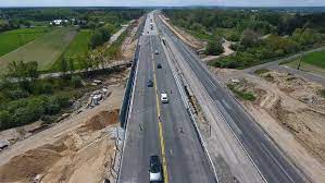 Dodał, że w budowie mamy obecnie 1077 km dróg ekspresowych, w przetargu mamy 73 km dróg ekspresowych, w przygotowaniu w ramach zapewnionych środków w programie budowy dróg krajowych mamy 820 km dróg ekspresowych. Juz Od Dzis Budowa Autostrady A1 Latwiejsza Do Pokonania