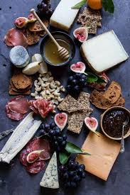 Superbe Plateau De Fromages Et Charcuterie Fruits Sec Miel Fromage Cheese Apero Aperitif Fromagesfranca Aperitif Francais Recettes De Cuisine Alimentation