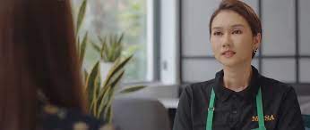 Thịnh đã giả vờ gọi điện cho công an để ép lễ tân phải dắt anh lên phòng. C Gmpw0xwlcz7m