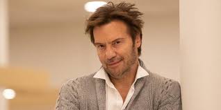 Καλεσμένος του γρηγόρη αρναούτογλου στο «the 2night show» είναι απόψε ο στράτος τζώρτζογλου. Stratos Tzwrtzogloy O Gios Moy Htan Ena Paidi Kampoyriasto Fobismeno Apo To Bullying Patras Events