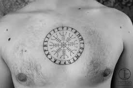 Tatuagens Vikings 44 Imagens E Significados Dicionario De Simbolos