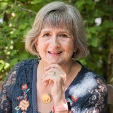 Mary Ann Aschenbrenner (@AschesHoney)