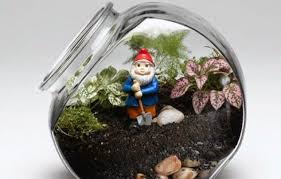 25 Adorable Miniature Terrarium Ideas For You To Try Miniature Garden Miniature Terrarium How To Make Terrariums
