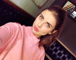 Michelle Renaud renueva su look e impacta por lucir más rubia que nunca:  “¡Hey, güera!”