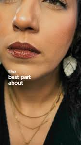 This audio! 🔈 Lips: @farmasiusa BB Glaze “Black Cherry 03” 🍒  #lovingyourself #farmasiusa #bbglaze #puertorican #daisysierramua  #farmasibeautyinfluencer #beautycontent