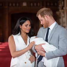 Meghan markle is the daughter of doria ragland and thomas markle sr. Royal Baby Photos Meghan Markle And Prince Harry Give First Look Of Baby Sussex Vox