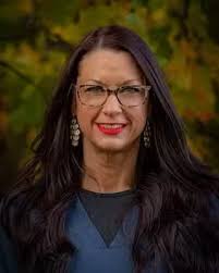 Meet the Staff Monday! ⭐️🦷 Next up is our lovely office manager