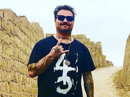 Bam margera is an american actor, television and radio personality, professional skateboarder and a daredevil. Bam Margera Public Meltdown Continues To Spiral Out Of Control Jackass Star Kicked Off Plane Celebrity Insider