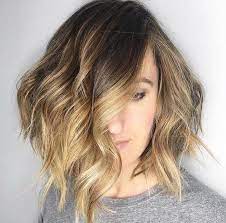 Tagli capelli medi estate 2020 di tendenza in 160 immagini! Tagli Capelli Medi 2020 Lisci Scalati E Mossi Di Tendenza Medium Length Hair Styles Hair Styles Thick Hair Styles