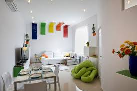 Simple and bright interior decorating ideas are associated with good emotional connections, energy and free spirit. 44 Wandgestaltung Ideen Wie Sie Den Raum Beleben House Interior Beautiful Houses Interior Simple House