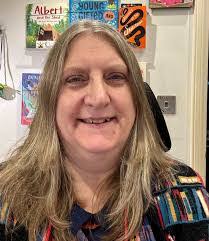 Julie Baugh's Instagram, Twitter & Facebook