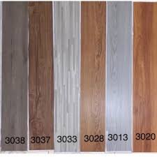 Bahan vinyl memiliki karakteristik kedap air. Harga Lantai Vinyl Terbaik Juli 2021 Shopee Indonesia