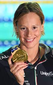 27.07.2021 27.07.2021 di domenico gioffrè quando l'unico altro essere umano a riuscire in qualcosa che hai appena ottenuto si chiama michael phelps, vuol dire che il soprannome divina era praticamente dovuto, quasi un minimo sindacale. Federica Pellegrini Questa Medaglia D Oro Si Chiama Amore