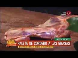 Pata De Cordero Al Horno En Papel De Aluminio Receta De Paleta De Cordero A Las Brasas Cordero A Las Brasas Paletas Las Brasas