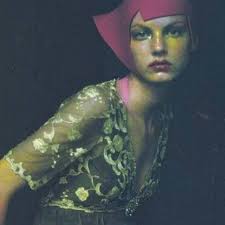 Paolo Riversi. Image maker. Dreamer. Painterly images. His photographs of  women 'take my breath away'. Some very dear people devoted this song to me.  I have kept both the song and the people close to ...