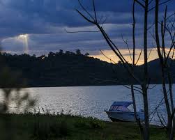There is a range of accommodation options available from cabins, bungalows and villas to waterfront camping sites. Reflections Holiday Parks Lake Glenbawn Caravan Camping Nsw