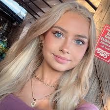 Alyssa Kidder's Instagram, Twitter & Facebook