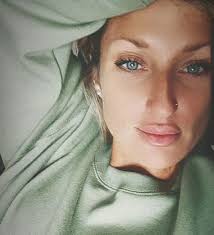 Desirae Scott's Instagram, Twitter & Facebook